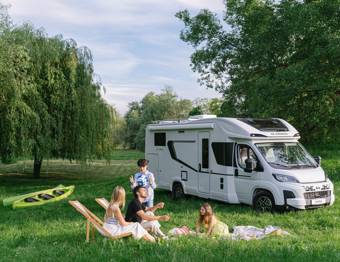 Autocaravana Adria Matrix en carretera
